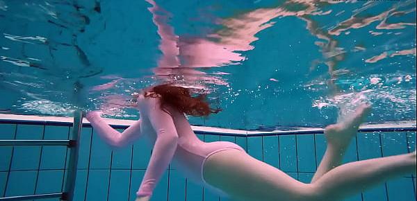  Pink swimsuit babe Liza Bubarek stripping underwater